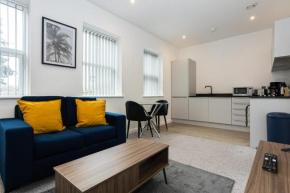 Modern 1BR Bolton Apartment in Central Location
